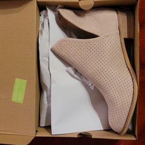 Boho boot, blush color, 1.5inches, size11